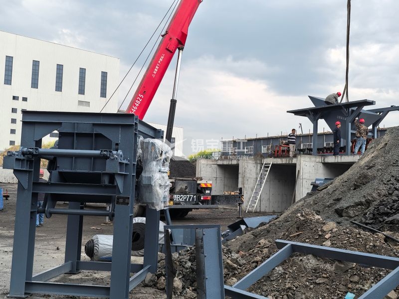 寧波慈溪瀝青銑刨料破碎篩分設(shè)備現(xiàn)場(chǎng)